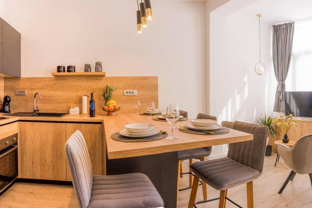 Luksuzni Apartman Ribica U Samom Centru Grada Split Exterior foto